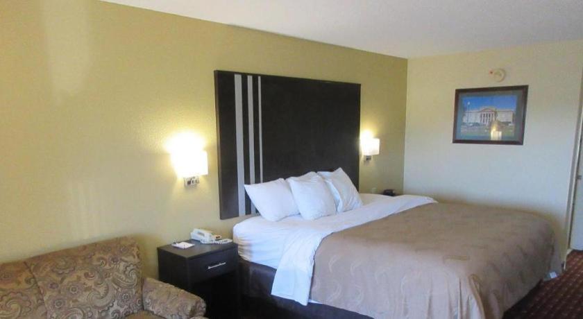 Quality Inn Andalusia Buitenkant foto