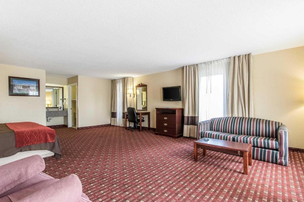 Quality Inn Andalusia Buitenkant foto