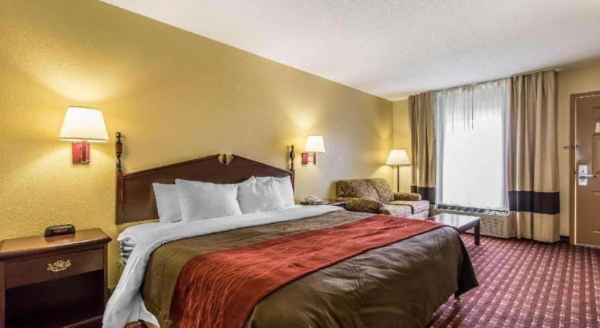 Quality Inn Andalusia Buitenkant foto