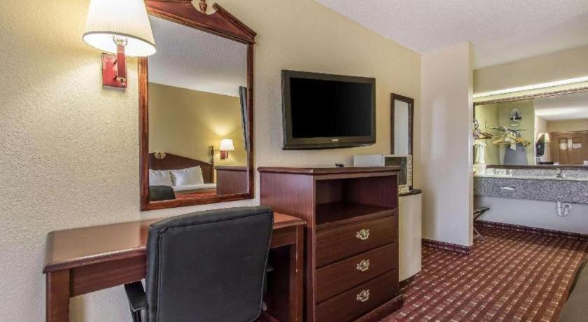 Quality Inn Andalusia Buitenkant foto