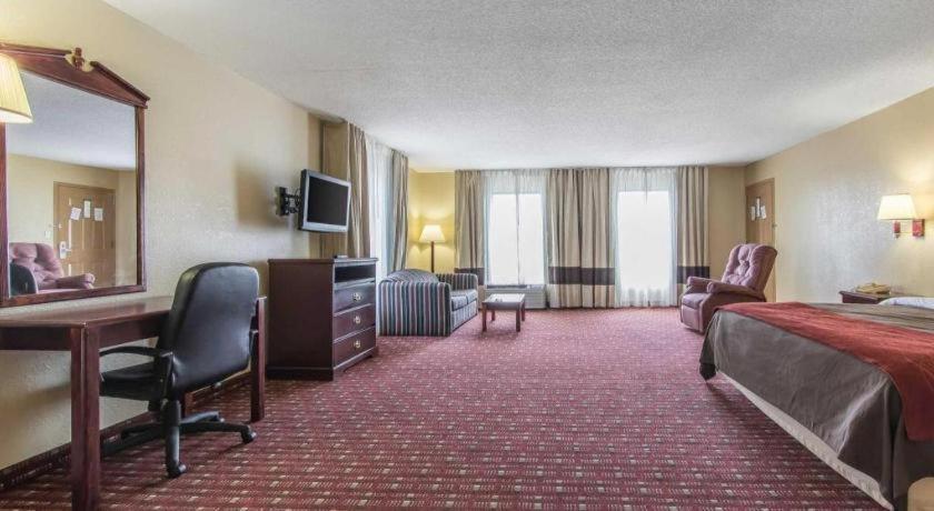 Quality Inn Andalusia Buitenkant foto