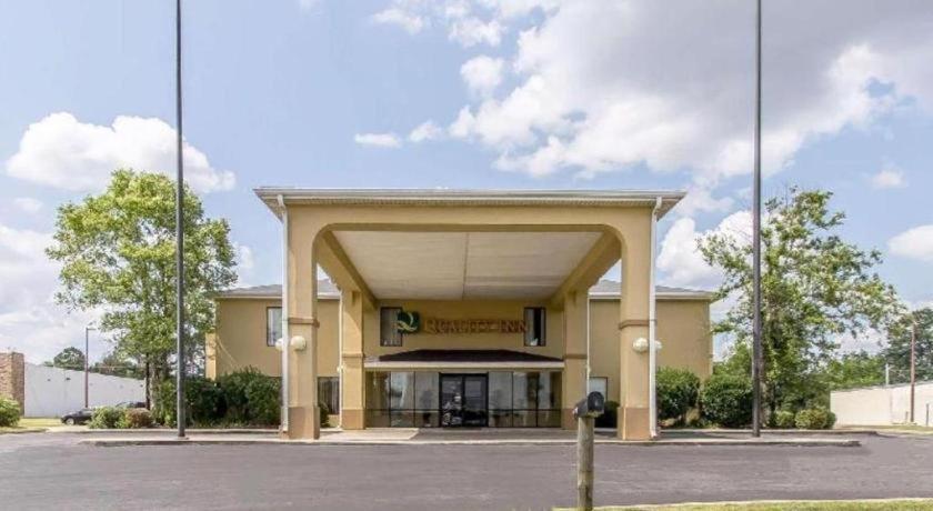 Quality Inn Andalusia Buitenkant foto